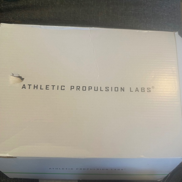 APL Women’s joggers (W9.5) - Picture 5 of 6